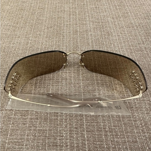 NWT Miu Miu Runway Sunglasses in Rose Gold - Picture 4 of 6